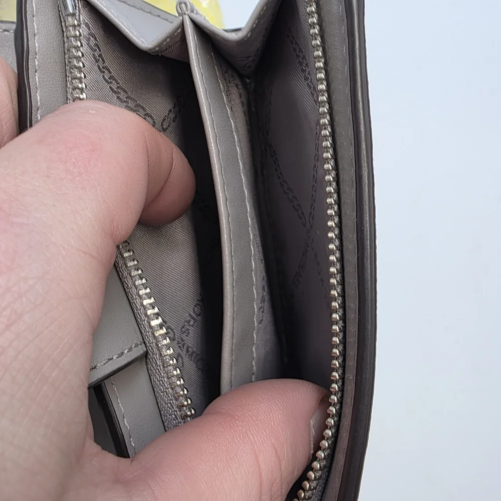 Michael Kors Gray Saffiano Leather Bifold Wallet Snap MK Logo Zip Coin NWOT - Picture 9 of 11